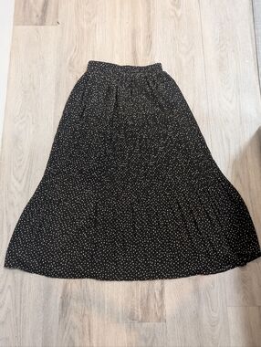 ✨3/$20✨ Black Polka Dot Summer Skirt - Size XS